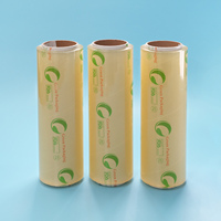 Film alimentaire en PVC de qualité alimentaire, rouleau jumbo, taille personnalisée, film plastique extensible, film d'emballage pour aliments frais, pour l'emballage alimentaire en supermarché