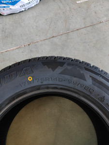 Pneu radial pour hiver HAID HD627 225/70R15C 8PR avec certificat DOT, renforcé 8PR, résistant à l'usure, pour livraison en hiver - Product Image 2