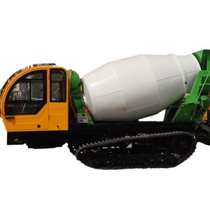 Camion malaxeur à béton sur chenilles pour le transport de matériaux mixtes et l'alimentation en béton - Product Image 5