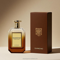 Flacon de parfum unique de première classe, design élégant, 100 ml, autocollant métallique, flacon de parfum rectangulaire, flacon de parfum vide avec bouchon en zamac
