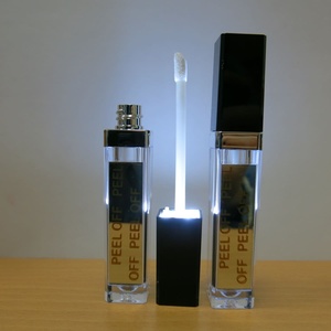 Récipient brillant à lèvres lumière LED - Product Image 4