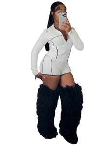 Conjunto Deportivo de Yoga para Mujer Otoño 2025 con Logo Personalizado de Chaqueta y Shorts de Dos Piezas para Gimnasio y Fitness - Product Image 3