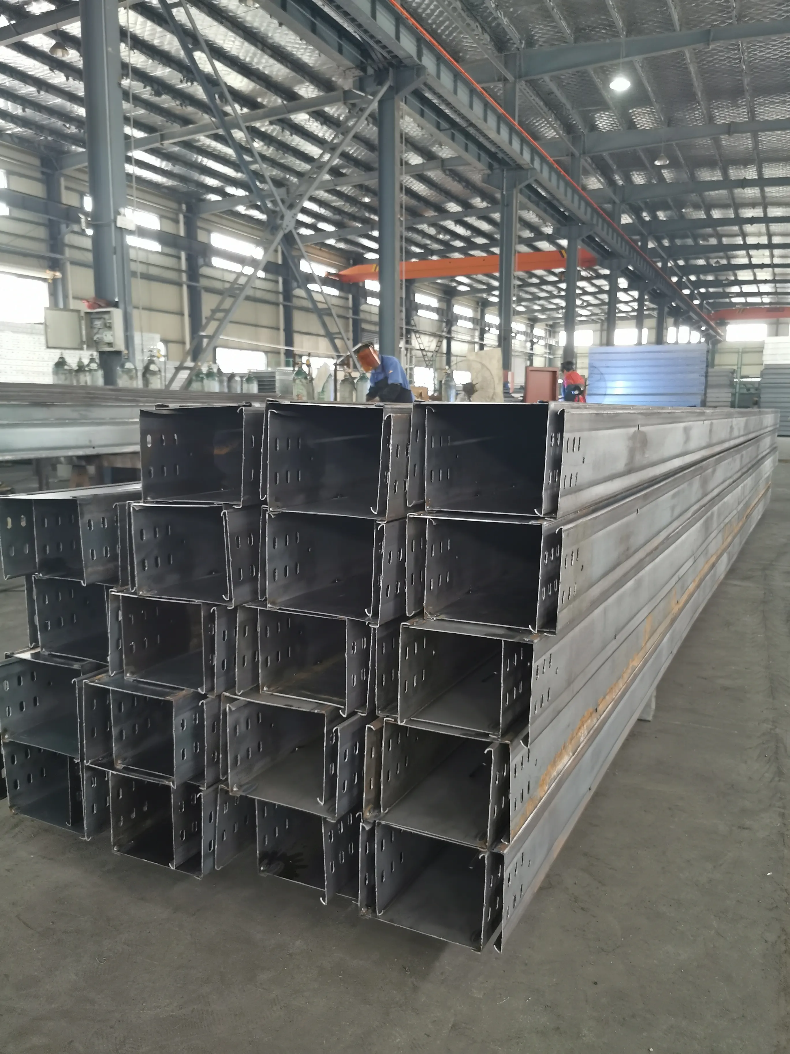 China Customizable manufacturers PVC Wire Tray Slotted Cable Trunking Ducts