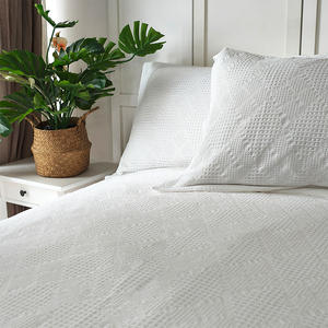 <span class=keywords><strong>Housse</strong></span> <span class=keywords><strong>de</strong></span> <span class=keywords><strong>couette</strong></span> gaufrée 100% coton <span class=keywords><strong>de</strong></span> qualité supérieure ensemble <span class=keywords><strong>de</strong></span> 3 pièces literie <span class=keywords><strong>de</strong></span> luxe blanche pour la chambre à coucher à la maison - Product Image 4