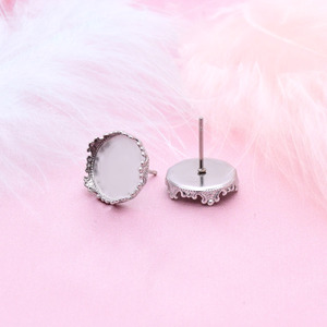 ฐานต่างหูสแตนเลสทรงกลมลายลูกไม้ขนาด 12 มม. สำหรับงาน DIY - Product Image 1