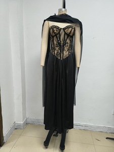 <span class=keywords><strong>Robe</strong></span> Bettergirl 2026 Ramadan en <span class=keywords><strong>dentelle</strong></span> noire transparente, sans bretelles, avec un châle en maille traînant - Product Image 4