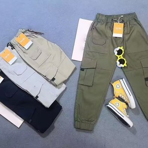 <span class=keywords><strong>Pantaloni</strong></span> <span class=keywords><strong>Cargo</strong></span> Khaki per Bambini Modello YQ269 Taglia 20-30, Asciugatura Rapida, Vari Stili con Tasche, Prezzo all'Ingrosso 3,98 Dollari - Product Image 6