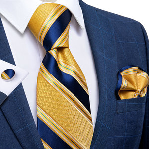 Conjunto de <span class=keywords><strong>Corbata</strong></span>, Pañuelo y Mancuernillas para <span class=keywords><strong>Hombre</strong></span>, Diseño de Rayas Doradas sobre Azul Marino, Tejido Jacquard de Seda, para Bodas - Product Image 2