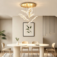 Lustre en verre soufflé à la main en forme de feuille, luminaire suspendu de luxe avec cadre doré, lampe moderne pour plafond haut, idéal pour villa, escalier, hall d'entrée