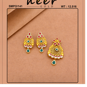 Conjunto de colgante tradicional de oro kundan con piedras rojas y verdes, elegante joyería étnica para mujeres, ideal para ocasiones festivas. - Product Image 2