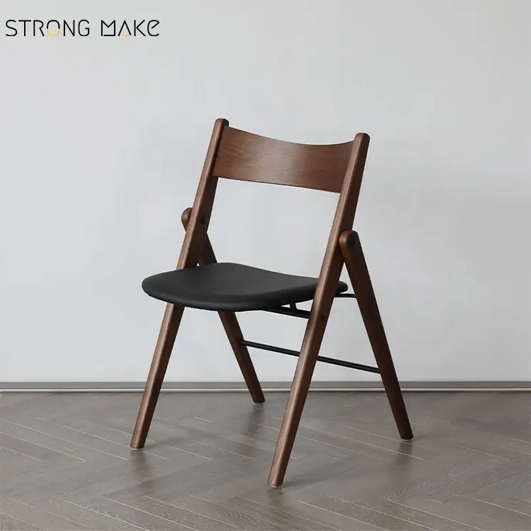 Tongkat kayu empuk, kursi lipat kayu dapur dengan bantal, tongkat kayu untuk ruang tamu luar ruangan hitam