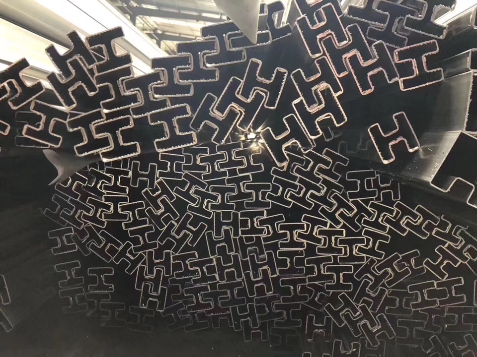 AISI 301 stainless steel shaped tube for automotive industry