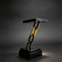 Trophée métallique personnalisé en gros avec sculpture en chaîne, placage bicolore brillant, base carrée noire, trophée de récompense pour coopération commerciale