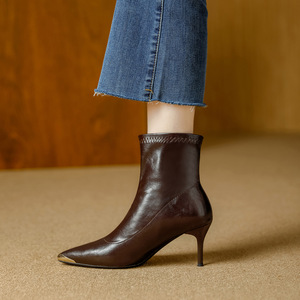 Bottines à talons hauts en cuir véritable - Bottines élégantes et polyvalentes à mi-mollet, confortables et fines pour l'automne et l'hiver - Product Image 6