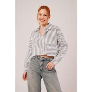 Blusa Corta a Rayas Blancas con Botones para Mujer, Estilo Casual de Popelina para el Día a Día - Product Image 5