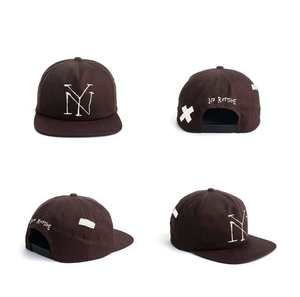 Casquette décontractée unisexe personnalisée en gros, 5 panneaux, fermeture à boucle métallique, 100 % polyester, toile courante, broderie 3D - Product Image 1