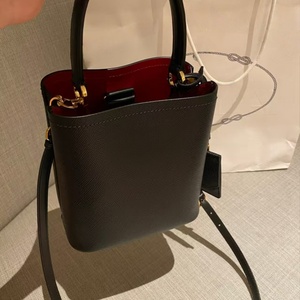 Bolsos de Diseñador de Lujo para Mujer 2025, Bolsos Tote Modernos, Bolsos de Cuero Genuino Clásicos y a la Moda, Bolsos de Mano de Alta Gama - Product Image 2