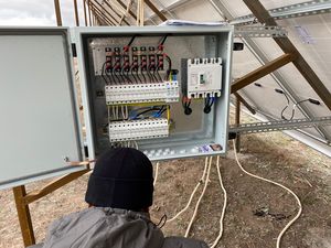 Boîtier de combinateur DC PV USFULL IP65 pour système de combinateur solaire - Product Image 3