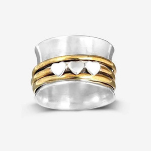 Anillo Ancho Estilo Punk Vintage con Grabado de Corazón, Bicolor, para Fiestas y Uso Diario - Product Image 3
