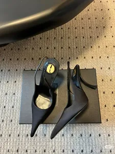 Sandales à talons aiguilles élégantes de luxe de qualité supérieure, dos ouvert, en cuir verni rouge sexy, bout pointu, à enfiler - Product Image 5