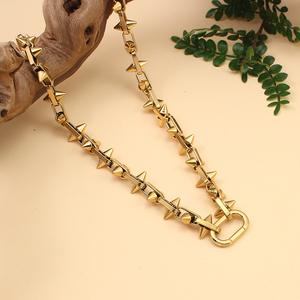 <span class=keywords><strong>Collana</strong></span> Hip Hop Placcata <span class=keywords><strong>Oro</strong></span> 18K a Catena <span class=keywords><strong>Spessa</strong></span> Conica per Uomo e Donna con Nappa Rivetto Geometrica Statement in Acciaio Inossidabile - Product Image 6