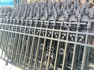 Panel Pagar Logam Berkualitas Tinggi yang Dapat Disesuaikan, Pagar Besi Cor Ornamen Berwarna Coklat untuk Dijual dengan Harga Pabrik - Product Image 3