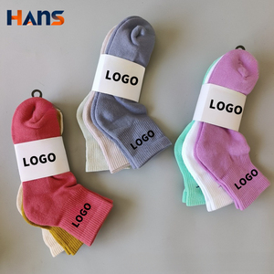 ถุงเท้ากีฬาสีสันสดใสความยาวปานกลางของฮันส์สำหรับการฝึกโยคะ - Product Image 1