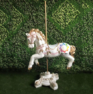 Statua Unicorno da Giostra a Grandezza Naturale di Natale / Decorazione Statua Unicorno da Giostra in Fibra di Vetro - Product Image 3