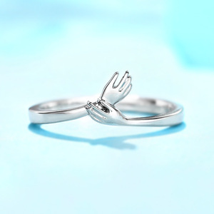 Anello T0217 con Ali in Zirconia Cubica, Montatura a Griffe, Gioiello Unisex alla Moda, Idea Regalo - Product Image 2