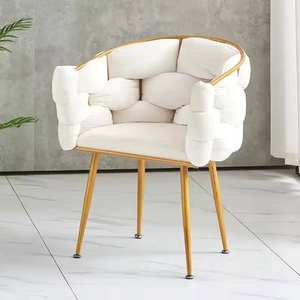 Sillas de Comedor de Lujo Nórdicas con Patas de Metal Dorado, Sillas de Comedor de Tela de Terciopelo para Interiores de Restaurantes - Product Image 3