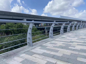 金属ガードレール鋼アルミニウム交通障壁高速道路橋川用カスタマイズ可能 - Product Image 5