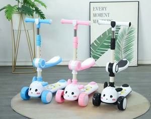 Trottinette pour enfants avec lumières LED, design fusée pliable, pour les enfants de 3 à 6 ans, pour une utilisation en extérieur - Product Image 5