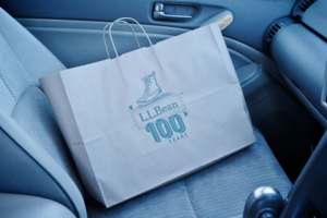 2023 Wholesale Custom Logo Paper <b>Bag</b> <b>White</b> High Quality Cheaper Paper <b>Bags</b> - Product Image 5