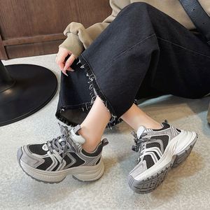 Zapatillas Deportivas con Plataforma para Mujer, Diseño Retro Transpirable en Malla Negra y Gris, Suela Gruesa, Versátiles para Uso Diario - Product Image 3