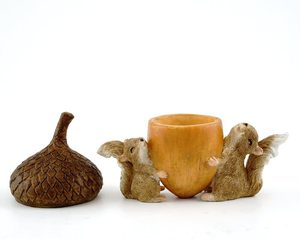 Polyresin Bán Buôn Bức Tượng Nhỏ Vườn Sóc Mang Theo Hộp Nữ Trang Acorn Với Trang Trí Ngăn Bí Mật, Nhỏ - Product Image 2