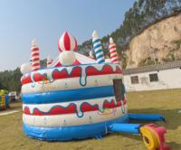 Château gonflable de rebond de gâteau d'anniversaire
