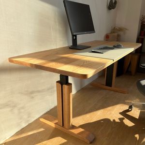 Bureau électrique réglable en hauteur en bois massif, bureau d'ordinateur en chêne avec pieds et structure réglables pour usage domestique ou professionnel - Product Image 4