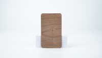 Etiqueta NFC de madera con diseño de reseñas de Google para control de acceso e interacción móvil