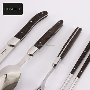 <span class=keywords><strong>Service</strong></span> de couverts de luxe réutilisables en acier inoxydable <span class=keywords><strong>Laguiole</strong></span> 4 pièces avec wengé, <span class=keywords><strong>couteau</strong></span> à steak, <span class=keywords><strong>fourchette</strong></span>, cuillère et baguettes inclus - Product Image 6