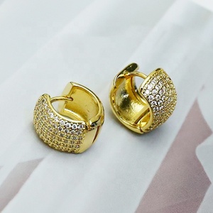 Pendientes de Aro Huggie Chapados en Oro para Mujer, con Cristales de Imitación y Micro Pavé, Joyería de Aleación, Estilo Fiesta, de Moda - Product Image 2