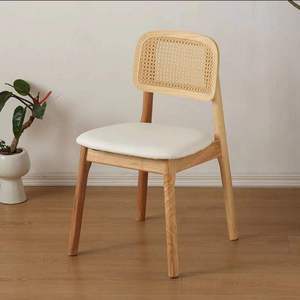 Silla de Comedor Moderna de Madera Maciza con Respaldo de Ratán, Asiento de Cuero Sintético Negro, Diseño de Mediados de Siglo, Muebles para el Hogar y Restaurantes - Product Image 4