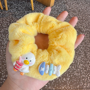 La linda diadema de felpa con diseño de patito es adecuada para niñas con coletas largas. - Product Image 4
