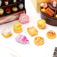Breloques en résine miniatures assorties en gros, motifs 3D de pain et de pâtisserie de dessins animés pour la décoration de coques de téléphone DIY et la décoration de maisons de poupées