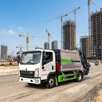 Camion compacteur à benne arrière hydraulique SINOTRUK HOWO 4x2, diesel, pour la collecte des déchets, avec système de compression hermétique