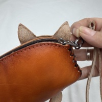 Dompet Koin Kucing Tidur Buatan Tangan 3D Kartun Kucing Tabby dengan Ritsleting dan Tali Gantungan