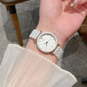 Reloj de Pulsera de Cuarzo para Mujer, Vintage, Blanco, de Cerámica, Minimalista, Ligero, de Lujo, Elegante y Moderno - Product Image 4