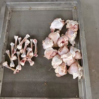 Unité de désossage automatique pour cuisses de poulet surgelées, destinée aux producteurs d'aliments surgelés