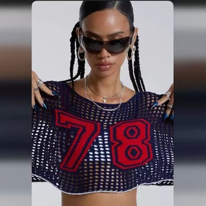 เสื้อยืดฟุตบอลตาข่ายพิมพ์ลายแบบกำหนดเอง สไตล์ Y2K กีฬาอเมริกัน เสื้อครอปฟุตบอล เสื้อเจอร์ซีย์ผู้หญิง ระบายอากาศได้ดีสำหรับฤดูร้อน - Product Image 2