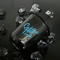 Gobelets en plastique noir au design simple avec couvercles, designs et impressions personnalisés pour boissons froides, bière, lait, thé, café, 360 ml