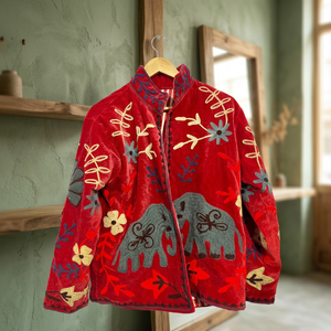 Veste en velours rouge à col montant, brodée à la main avec des éléphants et un motif floral, manches longues, manteau d'hiver pour femmes, vente en gros B2B - Product Image 6